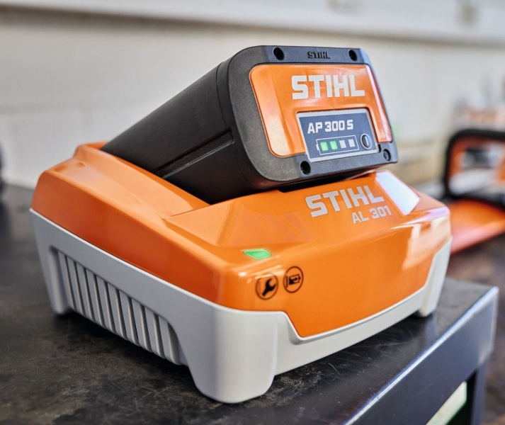 Akulaadija AL 301 PRO / COMPACT , STIHL - Pilt 4