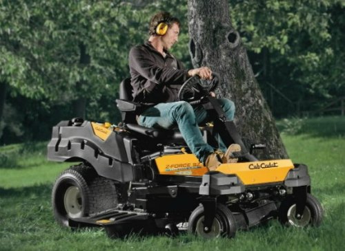 Murutraktor XZ3 122, Cub Cadet - Pilt 3